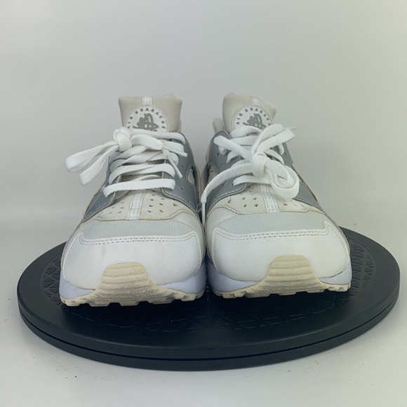 Nike Air Huarache White/Silver Athletic Running Shoes 318429-108 Men's Size 8.5 - Picture 2 of 12